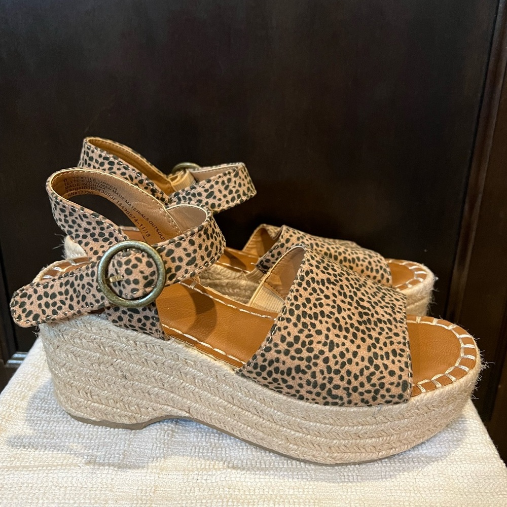 Women's Universal Thread Shoes Morgan Espadrille Wedge Sandals Size 6